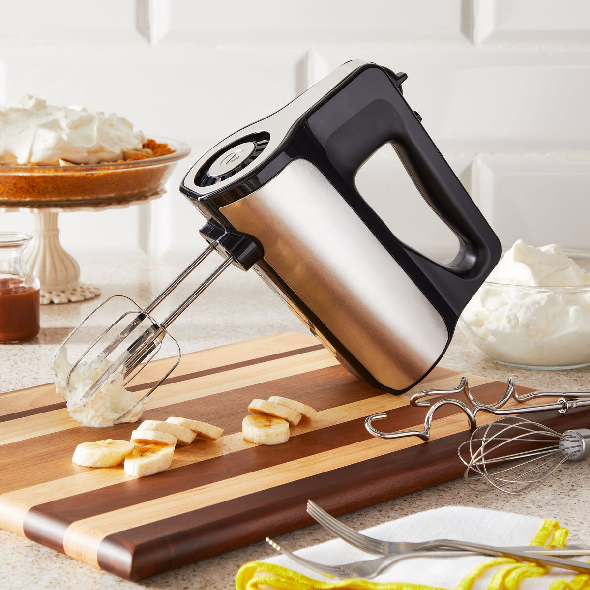 Variable Speed Hand Mixer with Storage Case, Includes Attachments, Black D6M9 - product image 3
