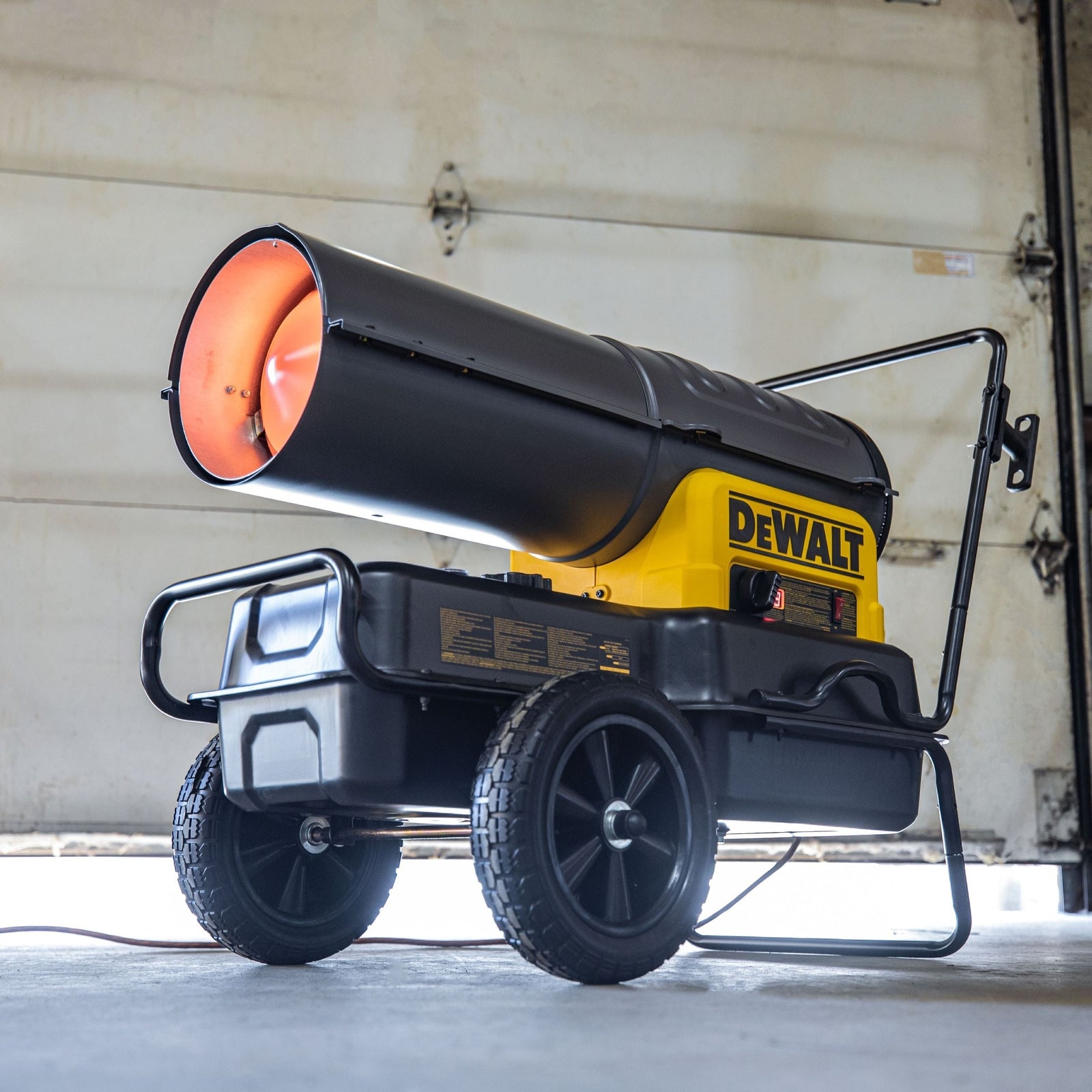 140K BTU Forced Air Kerosene Heater G8I1 - product image 2