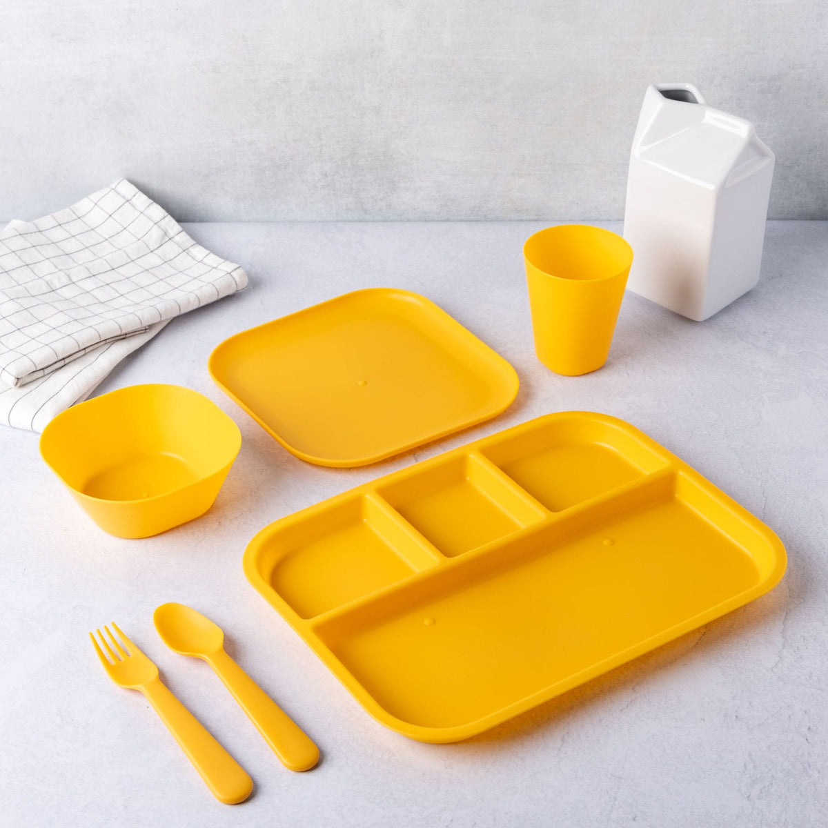 Kids' Plastic Dinnerware Set, Serves 4, 24-pc, Dishwasher Safe I2E7 - product image 8
