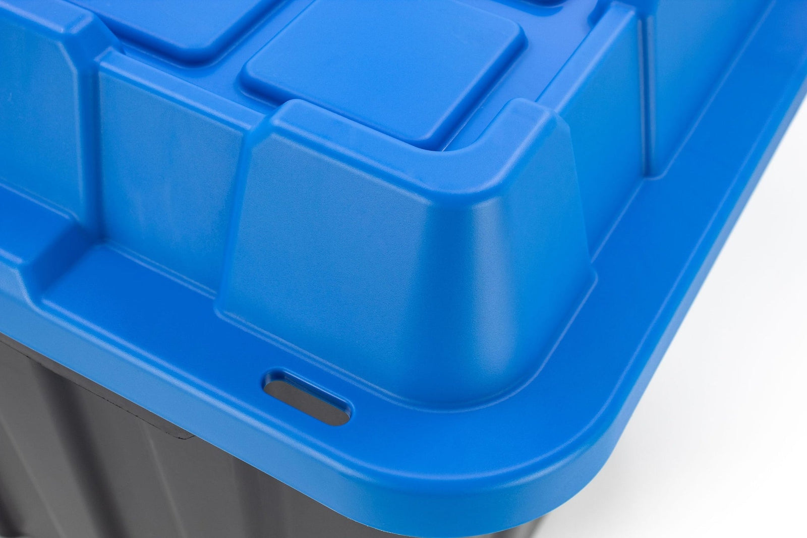 Heavy-Duty Polypropylene Tote with Domed Lid, 120-L B6C1 - product image 6
