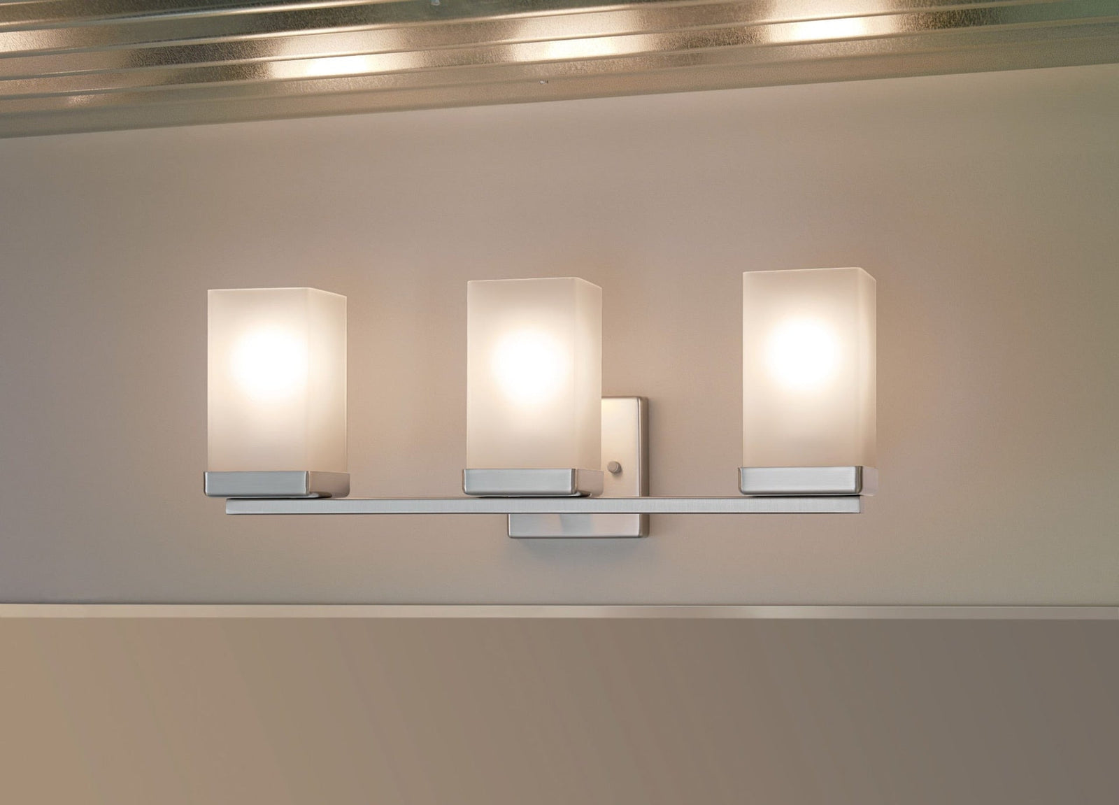 90-Degree Vanity Lighting Fixture, Brushed Nickel, 3-L Q1G7 - product image 3