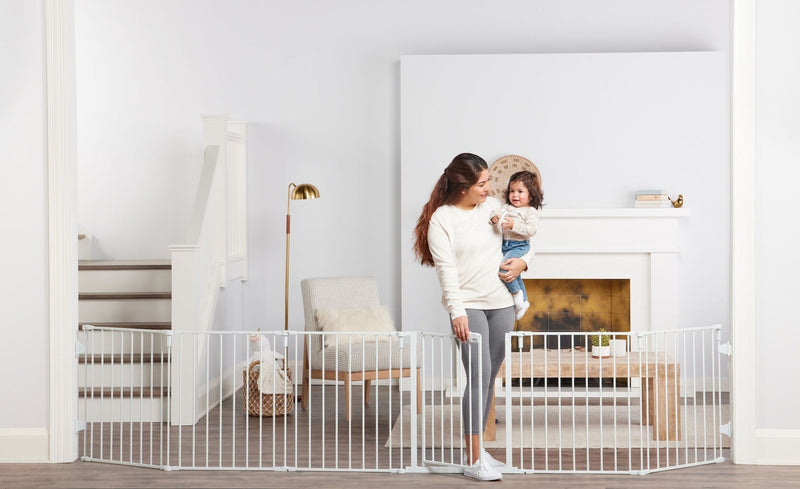 2-in-1 Super Wide Adjustable Baby Safety Gate & Play Yard, White Z9F4