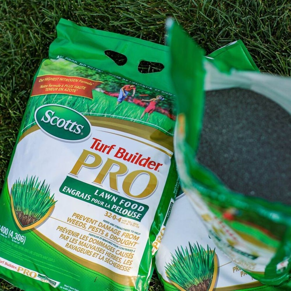 Turf Builder PRO Lawn Fertilizer, 800-m2 C2Y5 - product image 3