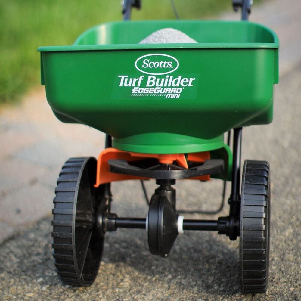 Turf Builder PRO Lawn Fertilizer, 800-m2 C2Y5 - product image 5