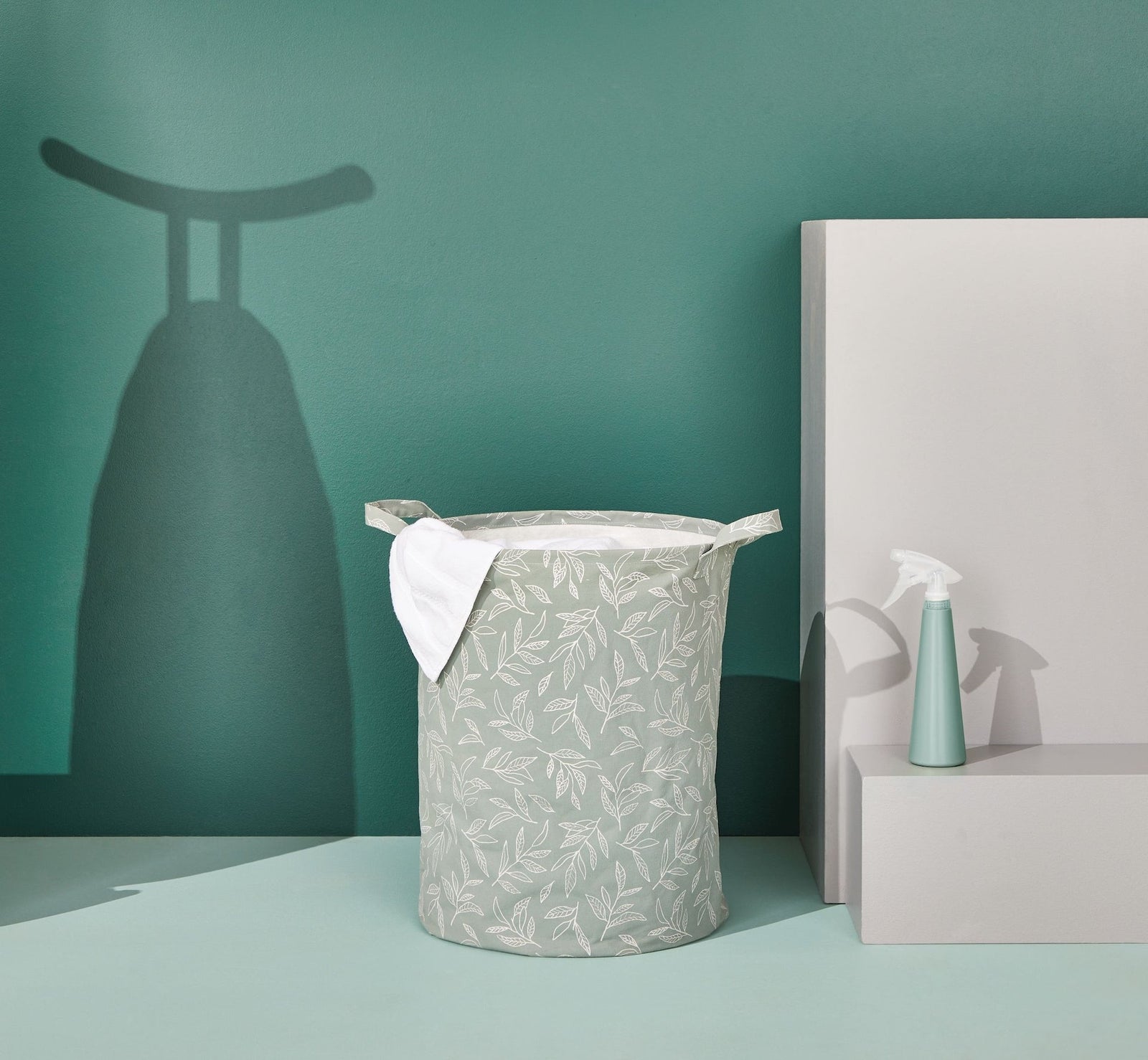 type A Prima Round Collapsible Laundry Hamper, 80-L, Botanical L9U1 - product image 4
